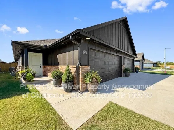 10624 SW 16th St, Yukon, OK