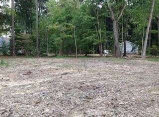 3212 Poplar Dr, Smithfield, VA 23430