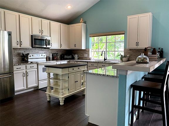 3rd image of 7800 Saint Giles Pl