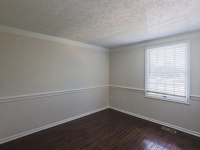 831 Comer Sq — Photo 32