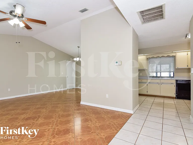 522 Beal St NW — Photo 5