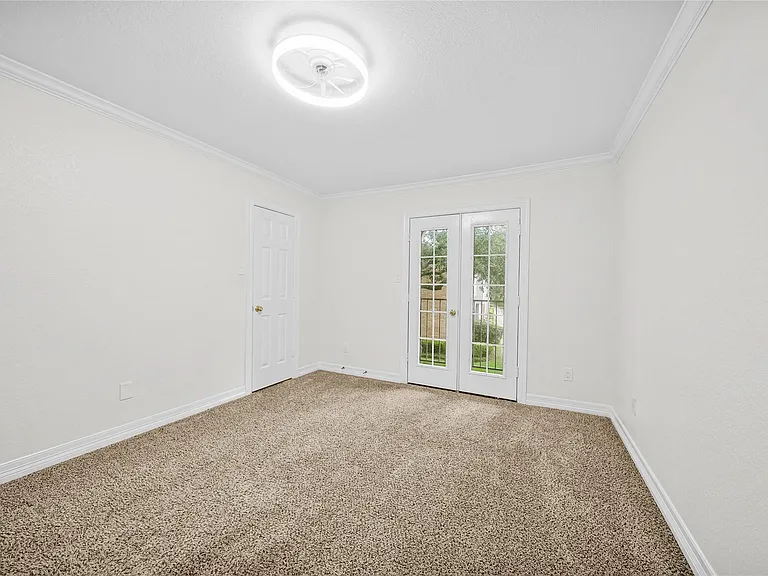 1573 W Sam Houston Pkwy S — Photo 8