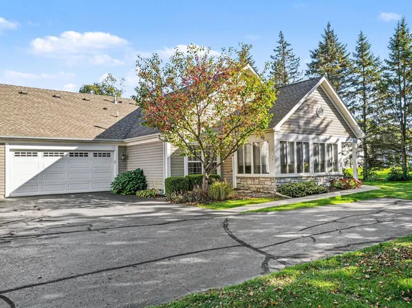 2065 Brighton Ln, Portage, MI 49024