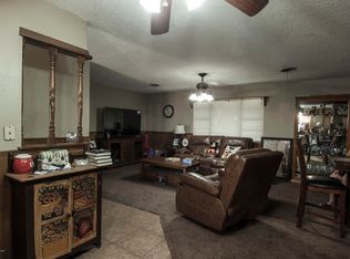 1621 N 17th St, Memphis, TX 79245