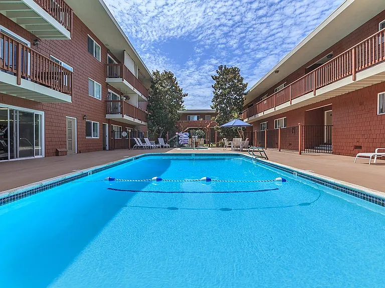 Terraces at Del Mar — Photo 21