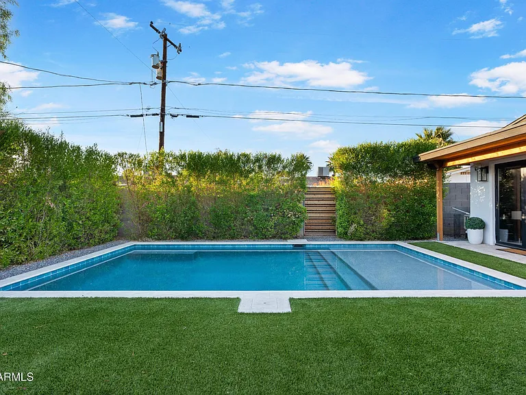 8614 E Highland Ave — Photo 40