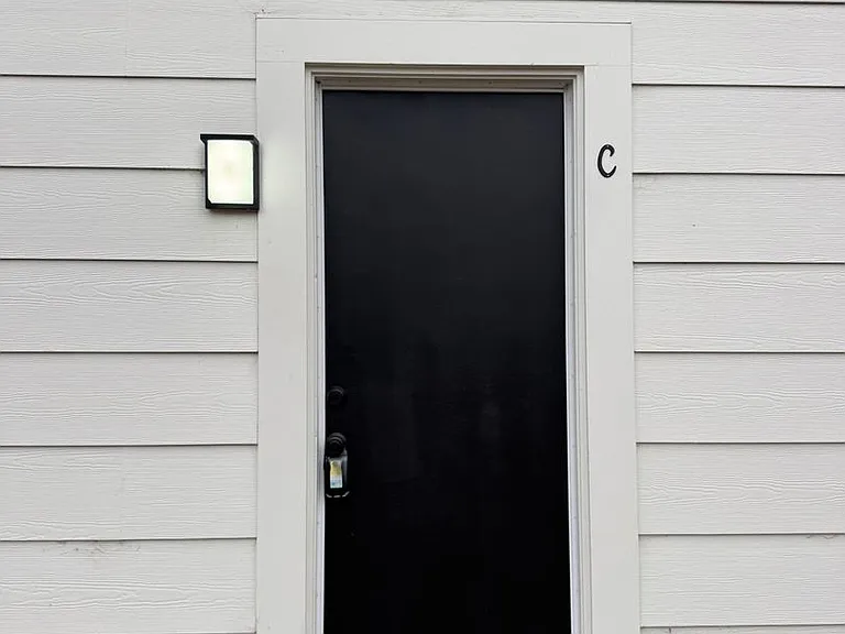 1627 Pine St — Photo 2
