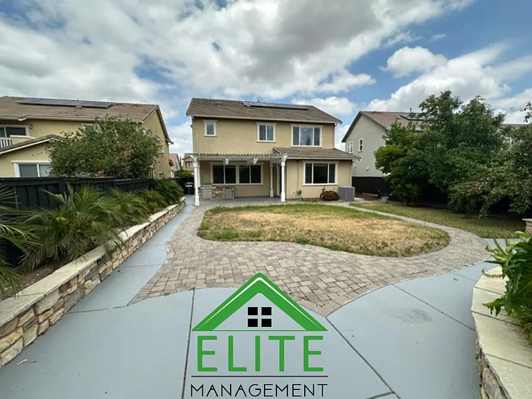 1084 Navigator Dr — Photo 18