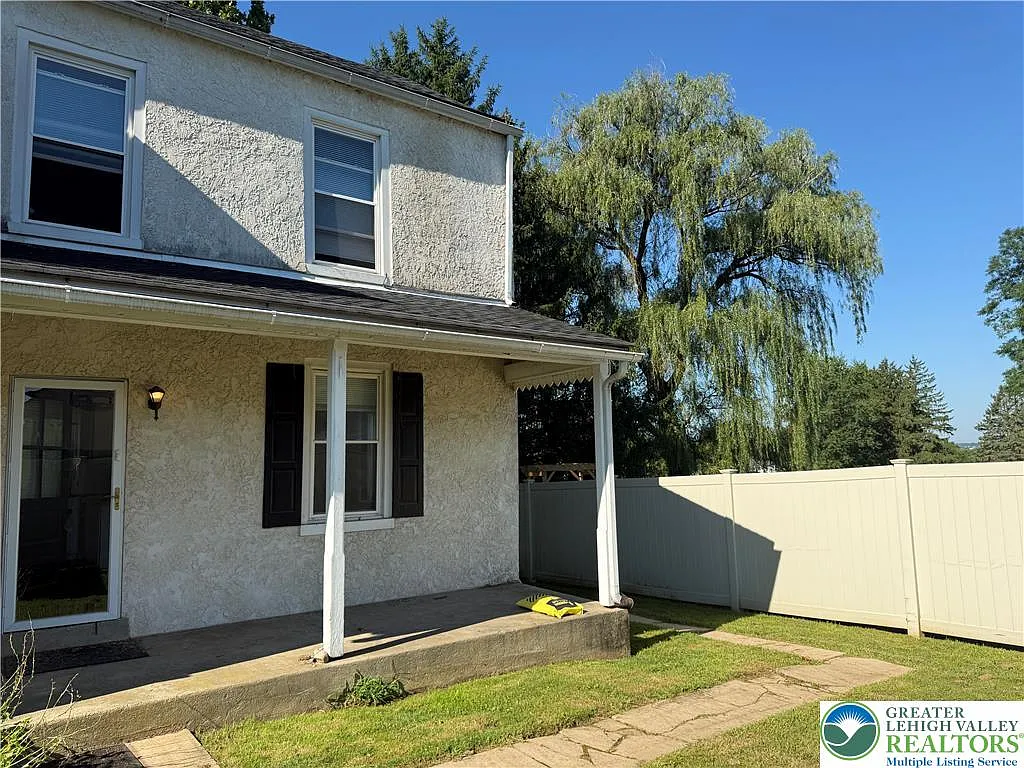 1 bed, 1.0 bath, 800 sqft, $1,395 — Photo 1
