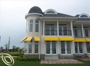 33140 Venetian Pointe Dr, Harrison Township, MI 48045