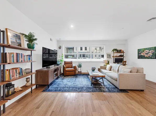 84 Eagle Street image 1 of 8