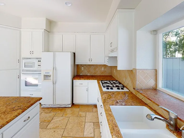 4655 Snapdragon Way — Photo 2