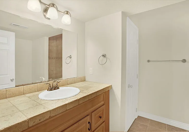 2143 S Grant St — Photo 30
