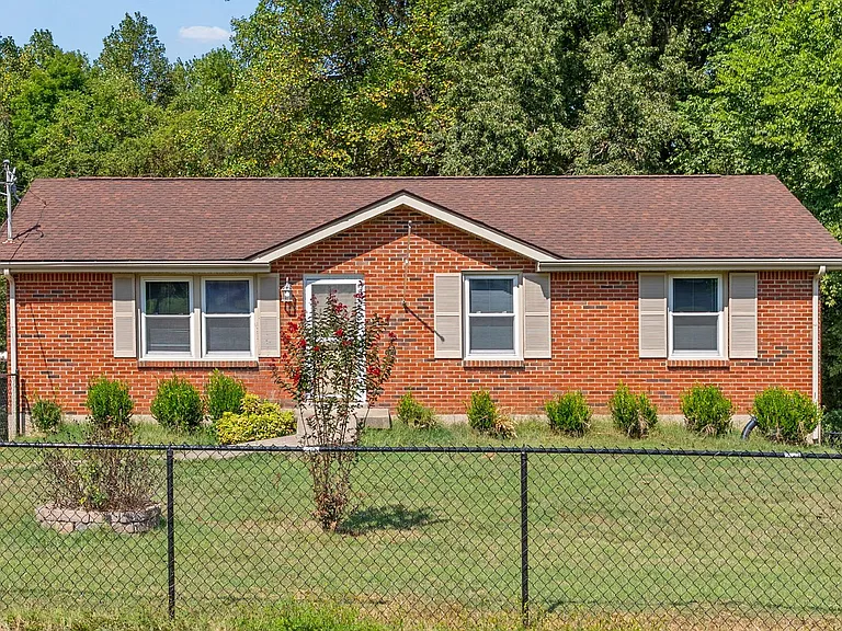 809 Pollard Rd — Photo 4