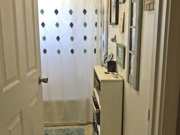 4th image of 736 Cedar St APT 3