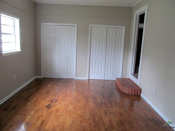 4th image of 409 Hall Dr