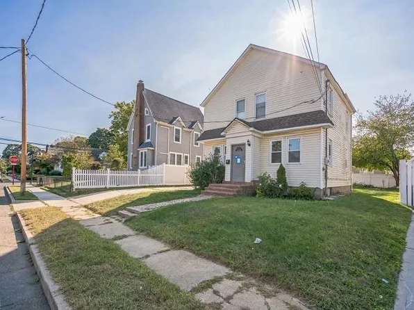 29 Dutchess Street, Freeport, NY 11520