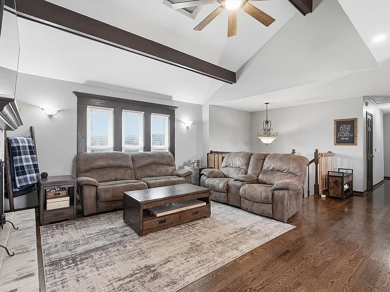 12200 Hollingsworth Rd — Photo 40
