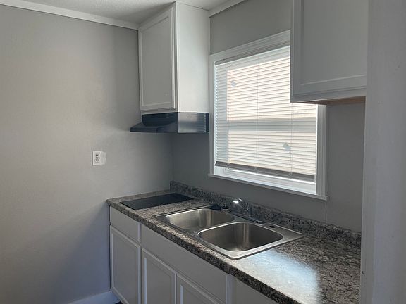 5th image of 1309 5th St #1