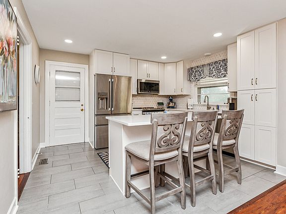 5th image of 2559 Lakeland Dr