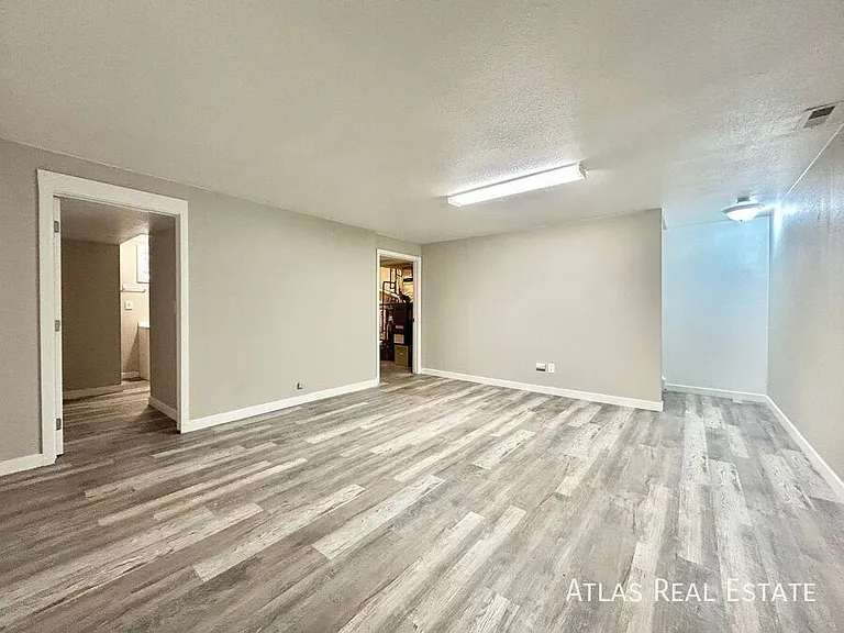 331 N Columbine St #D — Photo 14