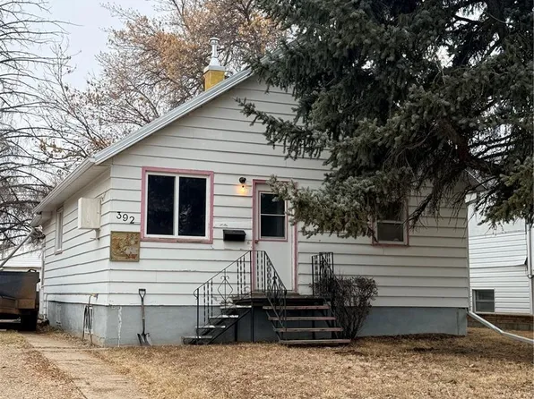 392 9th Ave NW, Swift Current, SK S9H 1A9