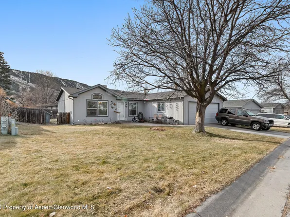 203 E Tamarack Cir, Parachute, CO 81635