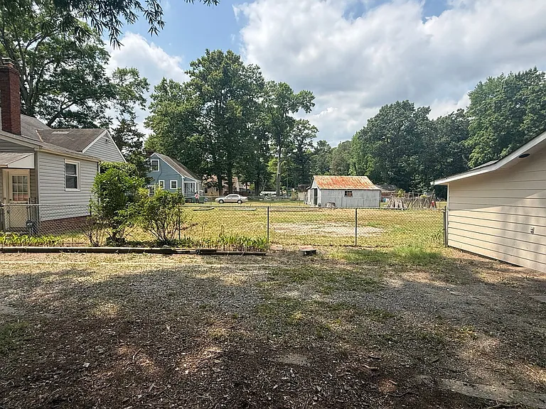 1840 Powell Rd — Photo 5