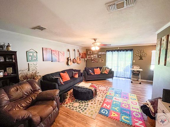 2nd image of 105 Hickory Dr