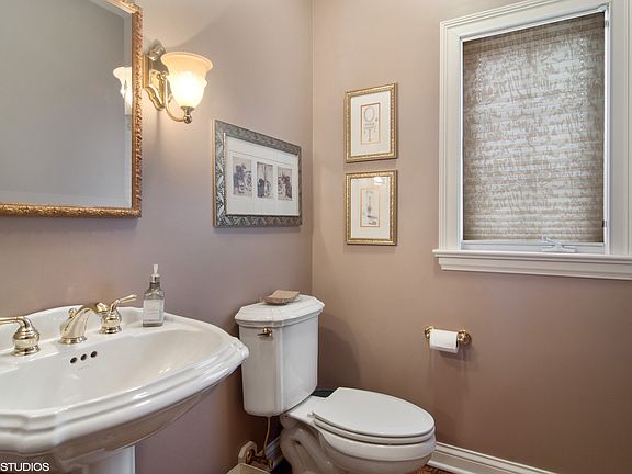 4th image of 1125 Ashbury Ln