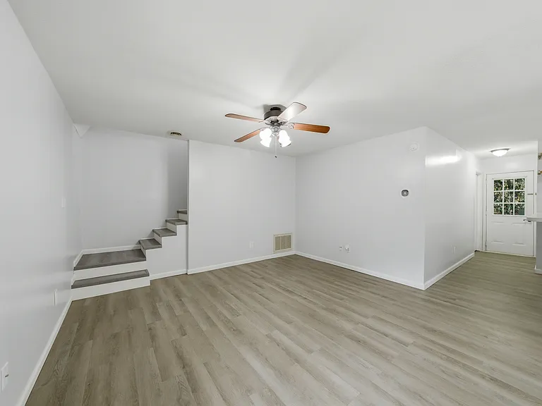 4433 Townhouse Way — Photo 5