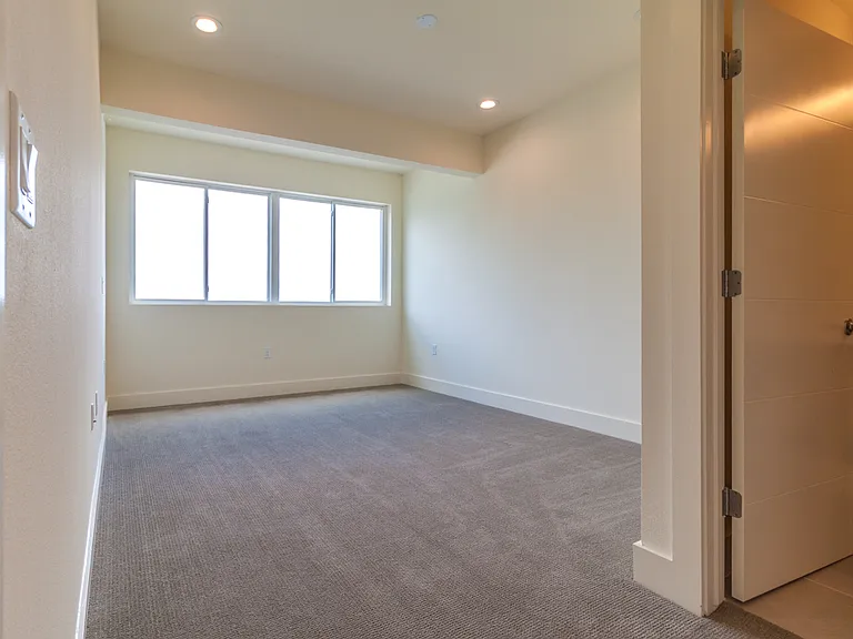 604 N Bluff Dr #245 — Photo 16