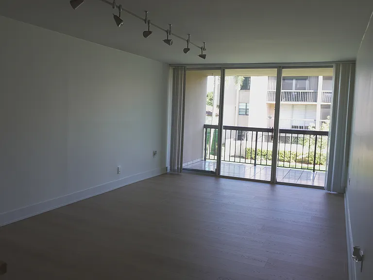 10425 SW 112th Ave #215 — Photo 16