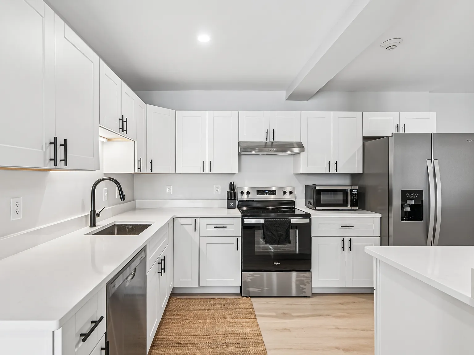 2 bed, $2,000 — Photo 2