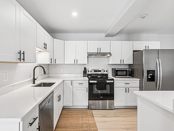 2nd image of 20 Washington Ave #101