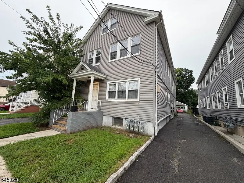 2 bed, 1.0 bath, $1,500 — Photo 1