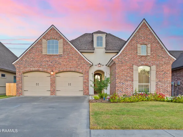111 San Sebastian Dr, Youngsville, LA 70592