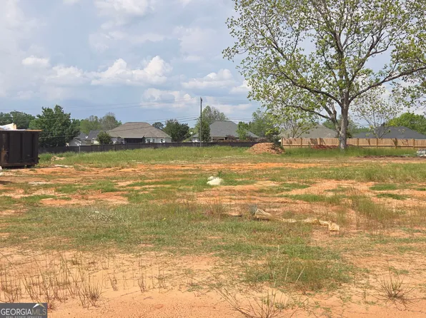 208 Obsidian Dr, Perry, GA 31069