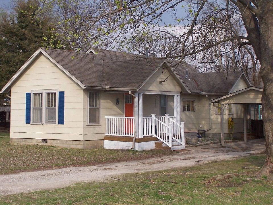 1st image of 716 Illinois St