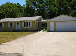 2762 Sandalwood Ct NE, Grand Rapids, MI