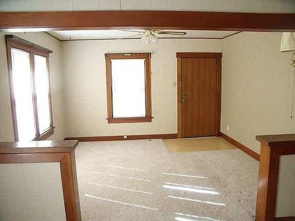 2nd image of 1272 SW Macvicar Ave