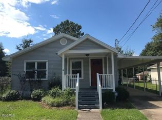 411 Russell Ave, Ocean Springs, MS 39564