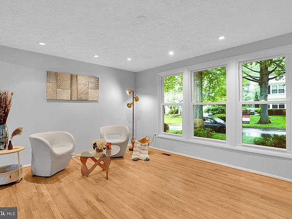 3rd image of 8604 Calypso Ln