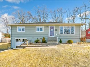 110 Beatrice Dr, West Haven, CT 06516