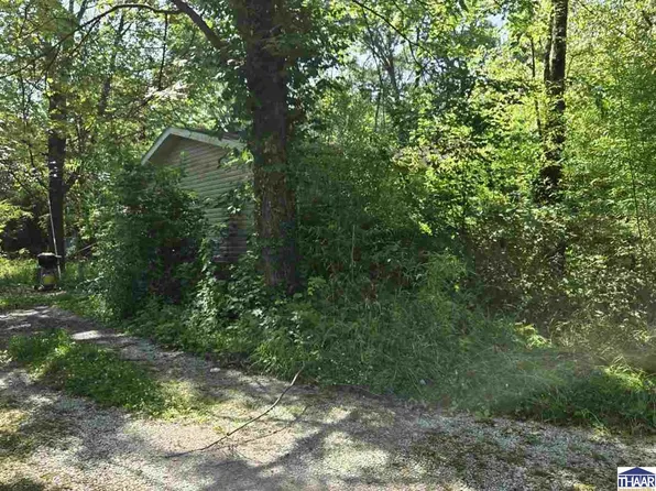 1017 S Orchard St, Farmersburg, IN 47850