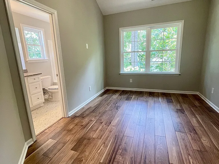 208 Power Ave #B — Photo 10