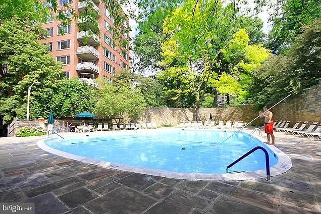 2 bed, 900 sqft, $2,500 — Photo 3