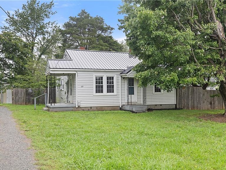 Listing photo 2