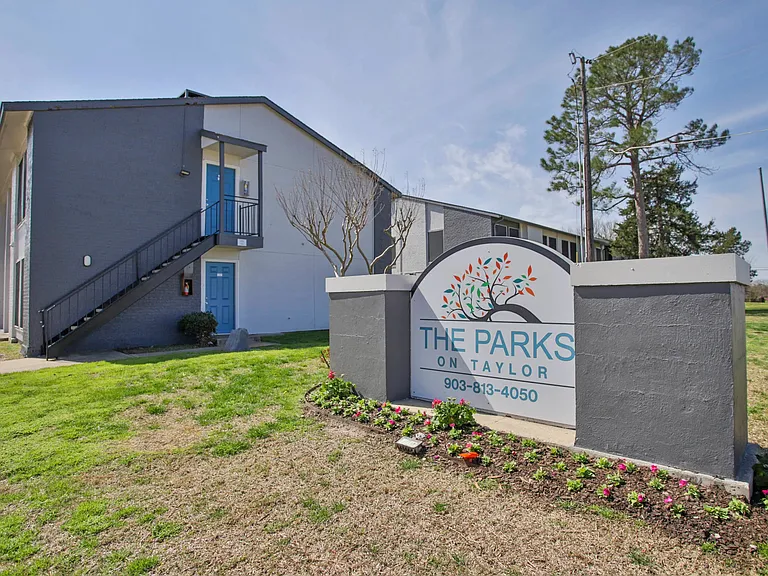 Parks on Taylor Apartment Homes — Photo 13