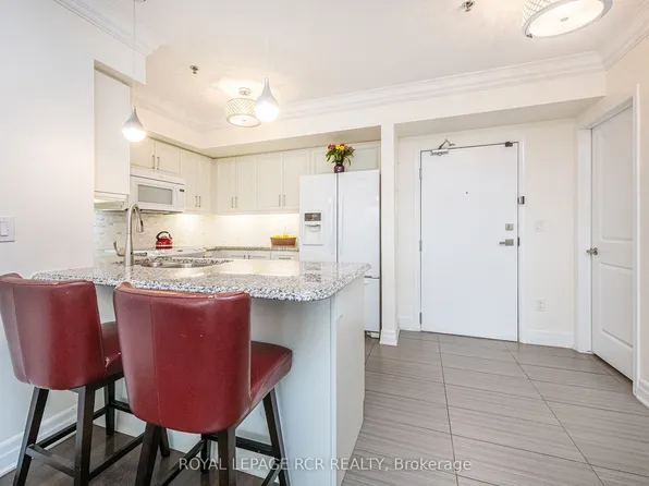 60 Baycliffe Cres #106, Brampton, ON L7A 0Z4